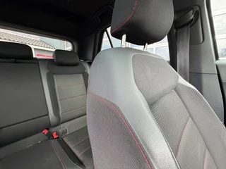 Volkswagen T-Roc 1.5 TSI Sport Business R-Line / Pano / ACC / Led / IQ Drive / Camera / Trekhaak . / 44