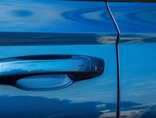 Skoda Karoq 1.5 TSI Sportline 150PK DSG Camera ACC Navi Stoel/Stuurverw. Race Blue 19 inch / 15