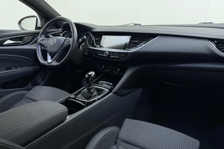 Opel Insignia Grand Sport 1.5 Turbo Business Executive | Climate Control | Camera achter | OPC Line pakket | AGR stoelen | Stoel- en stuurverwarming | Keyless Entry & Start | Navigatie / 17