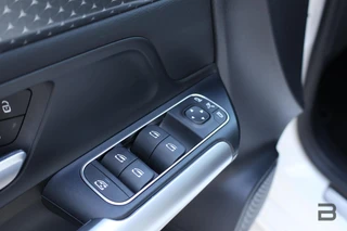 Mercedes B-klasse 200 Luxury Line / Panoramadak / Stuurwielverwarming / Stoelverwarming / 44