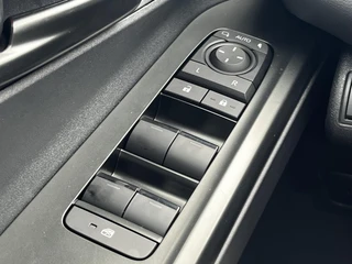 Toyota C-HR+ First Edition 77 kWh STOEL/STUURVERWARMING EL-ACHTERKLEP BLINDSPOT CLIMA APPLE/ANDROID PARK-SENSOR / 12