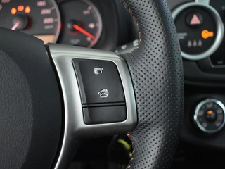 Toyota Yaris 1.3 VVT-i Aspiration | Panoramadak | Navigatie | Camera / 25