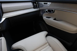 Volvo XC90 T8 Plug-in hybrid AWD MY 2027 Vanaf €76.945,- / 42