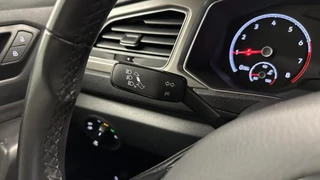 Volkswagen T-Roc 1.0 TSI Style Business CARPLAY NAVI ADAPTIEF CRUISE. / 32