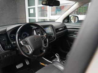 Mitsubishi Outlander 2.0 PHEV Premium Trekhaak| Camera| NAP / 21