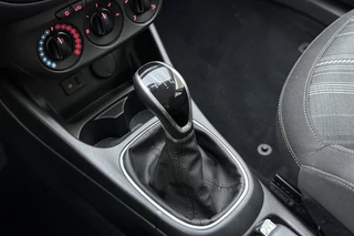 Opel Corsa 1.4 Color Edition Automaat | Stoel & Stuurverwarming | Parkeersensoren voor en achter | Lichtmetalen velgen | DAB radio | Camera / 28