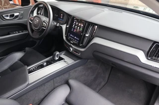 Volvo XC60 T6 Recharge AWD Plus Dark | Longe Range | Stoelverwarming | Parkeercamera | Panoramadak | Pilot Assist  | Leder | Keyless / 26