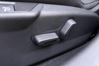 Peugeot e-208 EV GT Avantage 51 kWh Alcantara® Executive Interior l Drive Assist Plus Pack l Navigation Pack l Vision Pack l Matrix LED l Apple Carplay & Android Auto l 360 Camera l Navigatie Full-Map / 21