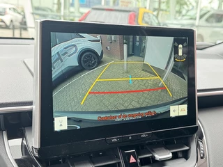 Toyota Corolla Cross 2.0 Hybrid 180 DYNAMIC NIEUW DIRECT LEVERBAAR! BLIND SPOT STOEL/STUURVERW KEYLESS 18'' LM-VELGEN APPLE/ANDROID NAVI CLIMA AD-CRUISE PARK-SENSOREN / 23