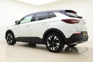 Opel Grandland X 1.6 Turbo 300pk Hybrid4 Elegance | Navigatie | Keyless | Camera | Parelmoer kleur | Electrische achterklep | Lichtmetalen velgen | AGR Comfortstoelen | Voorruitverwarming | Zwart dak / 13