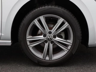 Volkswagen Polo 1.0 TSi R-Line | Adaptive Cruise | Climatronic | CarPlay | Parkeersensoren | Navigatie | 16 Inch | 98.183 Km !! / 6