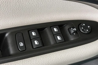 Fiat 600 1.2 Hybrid La Prima Massage Adaptieve Cruise Control Stoelverwarming / 31