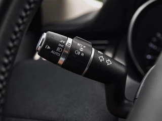 Land Rover Range Rover Evoque 2.2 TD4 4WD 150 PK Pure | Trekhaak | Leder/Alcantara |  Cruise control | Parkeersensoren | 17" / 20