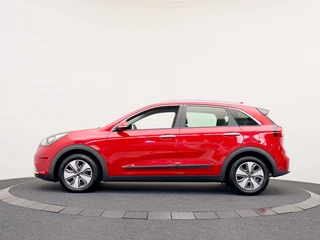 Kia Niro 1.6 GDi Hybrid DynamicLine | Trekhaak | All-seasonsbanden | Navigatie / 6
