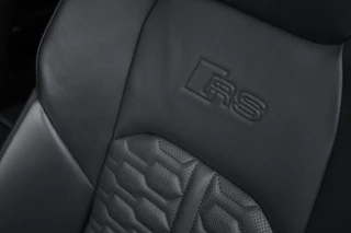 Audi RS6 Avant 4.0 TFSI quattro  Nardo Ceramic Pano Trekh Sportuitl HUD ACC Dynamic+ 4WS / 62