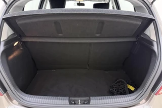 Hyundai i20 1.2i i-Motion 85pk | 5 Deurs | Airco | Lichtmetalen Velgen | Audio | Weinig Kilometers / 4