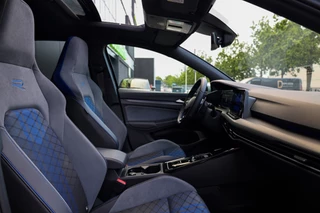 Volkswagen Golf 2.0 TSI R 4Motion  | PANO | AKRAPOVIC | DODE HOEK | STUURVERW | IQ-LIGHT | / 28