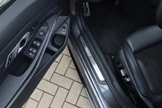 BMW 3-serie Touring 320i High Executive M-Sport |Bomvol!|Pano| Laser | Harman/Kardon | Memory | Camera | Apple Carplay | Head-Up | / 42