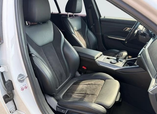 BMW 3-serie Touring 330e M sport ACC Trekhaak / 15