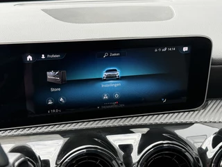 Mercedes-Benz A-Klasse BWJ 2020 180 136 PK Luxury Line AUTOMAAT  TREKHAAK | STOELVERW. | FULL LED | CAMERA | CARPLAY + ANDROID |  NAVI | CLIMA | CRUISE | LMV | PDC / 21