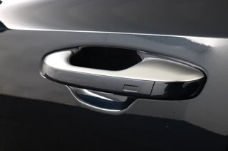 Kia Sorento 1.6 T-GDi Plug-in Hybrid 4WD ExecutiveLine 7p Nieuw en Direct leverbaar! - - Stoel/Stuurverwarming - 1700kg trekgewicht - Apple Carplay - Android Auto - Panorama Dak - - Fabrieksgarantie tot 2033 / 17
