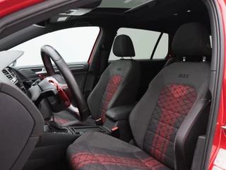 Volkswagen Golf 2.0 TSi GTi 290 Pk TCR | Panorama Dak | Adaptive Cruise | Camera | Stoelverwarming | 18 inch | 90.438 km!! / 15