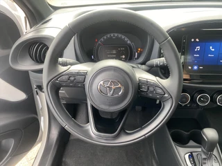 Toyota Aygo X 1.0 VVT-i MT 72pk S-CVT / 16