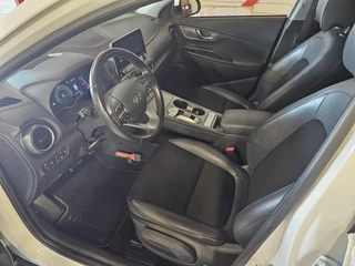 Hyundai Kona EV Fashion 64 kWh | Geen import | Navi | Cruise | SOH 98 % / 9