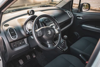 Suzuki Splash 1.0 VVT Exclusive EASSS / 33