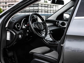 Mercedes-Benz C-klasse Estate 180 Premium | LED | Trekhaak | Camera | Apple CarPlay/Android Auto | Stoelverwarming | Dodehoekdetectie | Dealeronderhouden / 11