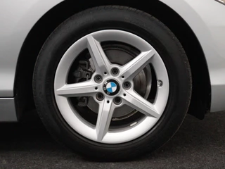 BMW 1-serie 118i | Stoelverwarming | Cruise Control | Parkeersensoren | Navigatie / 10