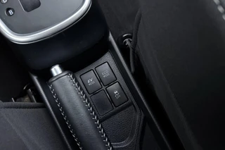 Toyota Yaris 1.5 Hybrid Aspiration | Navigatie | Achteruitrijcamera | Climate Control | Cruise control | Verw. buitenspiegels / 17