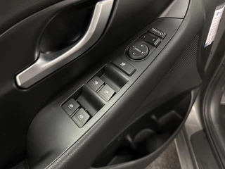 Hyundai i30 1.0 T-GDI Comfort CLIMATE CAMERA CARPLAY LM / 18