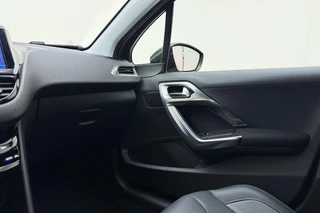 Peugeot 2008 1.2 PureTech Allure | Navigatie | Climate Control | Cruise Control | Camera | Lichtmetalen Velgen | Parkeersensoren Achter / 28