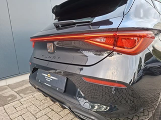 Cupra Leon 1.5 eTSI Business Intense AUT.* Navigatiesysteem * Elektrische stoelen met memory * Parkeercamera * / 26