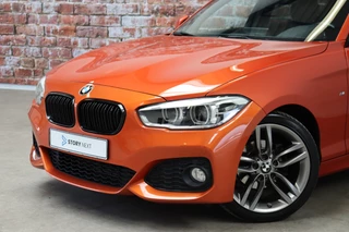 BMW 1 Series 118i Executive M Sport Pakket 5 deurs / Navigatie Professional / LED / Trekhaak / 18 Inch / Climate Control / Hifi / Parkeersensoren / Cruise Control / Extra Getint Glas / Bluetooth / Shadow Line / 2