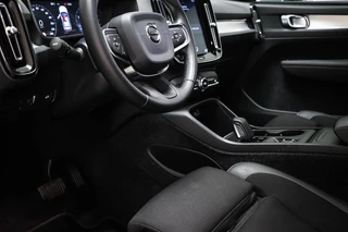Volvo XC40 2.0 T4 | PANORAMADAK | BLIS | DAB | APPLE | ON CALL | 20" / 32