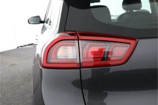 Kia Niro 1.6 GDi Hybrid DynamicLine  - Trekhaak - Cruise Control - Airco - - Virena zekerheidspakket €895 / 43