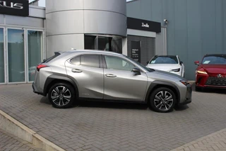 Lexus UX 250h Preference Line 1e EIGENAAR NL-AUTO KEYLESS CARPLAY/ANDROID BLIND-SPOT CAMERA PARK-SENS / 4