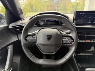 Peugeot 2008 1.2 Turbo 100 Allure | Parkeersensoren | Draadloos Apple Carplay/Android Auto | Privacy Glass | Bleu Obsession / 17