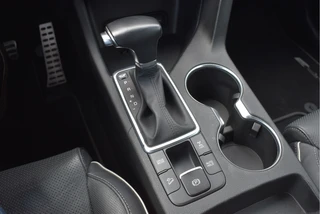 Kia Sportage 1.6 T-GDI 4WD GT-Line First Edition 177 PK  | NL-Auto | Camera | DAB | Nav | Leder | Keyless | Trekhaak | 4-Seasons / 24