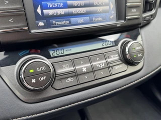 Toyota RAV4 2.0 Style 4WD / 30