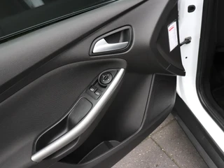 Ford Focus Wagon 1.0 EcoBoost Edition / 13