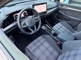 Volkswagen Golf 1.5 272pk eHybrid GTE Trekhaak | Led mistlampen | Head up | IQ light | Rijklaar incl. garantie / 10