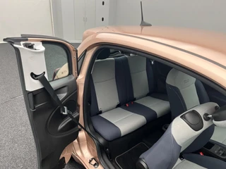 Fiat 500 3+1 Icon 42 kWh | Navigatie | Climate Controle | 17 Inch | Parkeersensoren | Bluetooth | 40.959 Km!! / 32