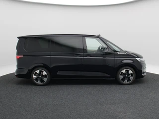 Volkswagen Multivan 1.5 eHybrid 245 Pk L2 Bulli Edition 4Motion | 6-Persoons | Panoramadak | Harman & Kardon | Camera | Trekhaak | 19 Inch | 5.703 Km !! / 8