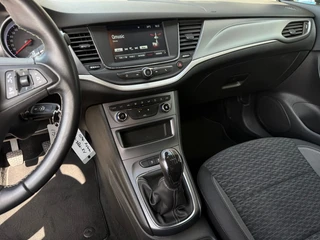 Opel Astra 1.2 Business Edition - NL Auto Cruise Airco Navi Bluetooth / 8