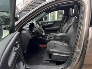 Volvo XC40 1.5 T5 Recharge R-Design NL-auto | Schuif- Kanteldak | H&K | Trekhaak | Stoelverwarming | Memory | Adaptive Cruise / 7