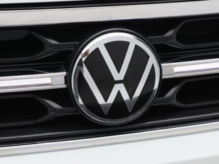 Volkswagen T-Roc 1.5 TSi 150 Pk Automaat Style | Carplay | IQ.Light LED | Panoramadak | Virtual Cockpit | Adaptive Cruise | 17 Inch / 12