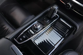 Volvo V60 T6 Recharge AWD R-Design / 40